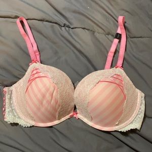 New with tags Victoria’s Secret bra